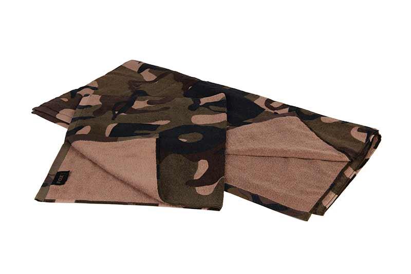 Camo best sale towel set